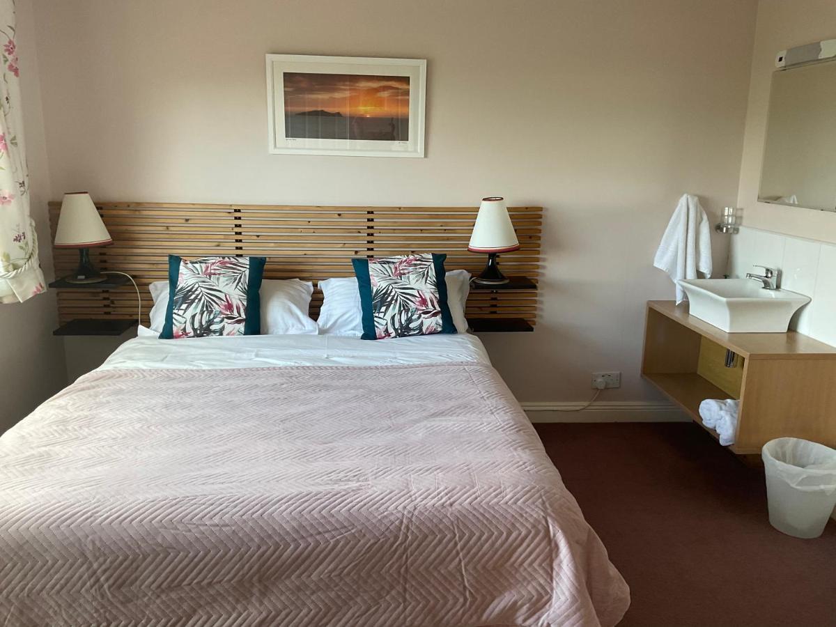 Brownes Bed and Breakfast Emlagh East Exteriör bild